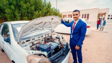 ابتكار شبابي من جامعة عدن يحوّل سيارة تقليدية إلى كهربائية ذكية صديقة للبيئة 3