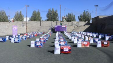 لمواجهة برد الشتاء.. توزيع مساعدات شتوية على 100 أسرة نازحة 2