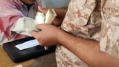 خصومات صادمة تهز رواتب جنود المنطقة العسكرية الرابعة في عدن 2