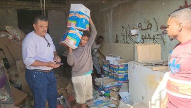 عدن.. ضبط 4 أطنان من المواد الفاسدة قبل وصولها للأسواق 2