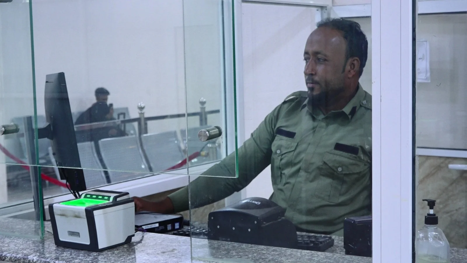 استئناف مهام أمن مطار سيئون الدولي وجوازات المطار بالتزامن مع تدشين الرحلات الجوية 1