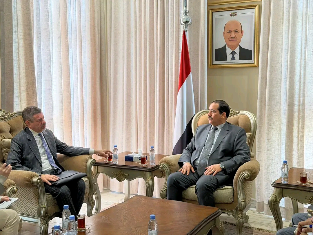 وزير الداخلية يبحث مع السفير الأمريكي مستجدات الأوضاع وتعزيز التعاون الأمني 1