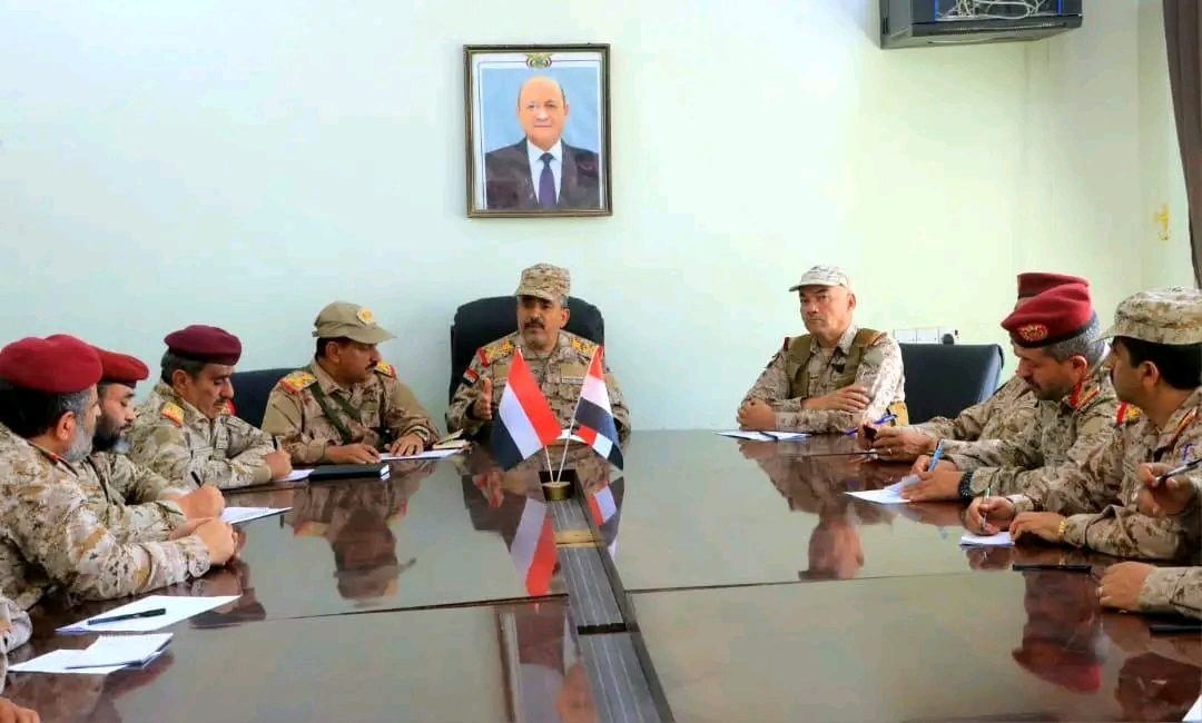 اجتماع عسكري يقر إجراءات مشددة لتأمين الطريق الدولية والمنشآت الحيوية 1