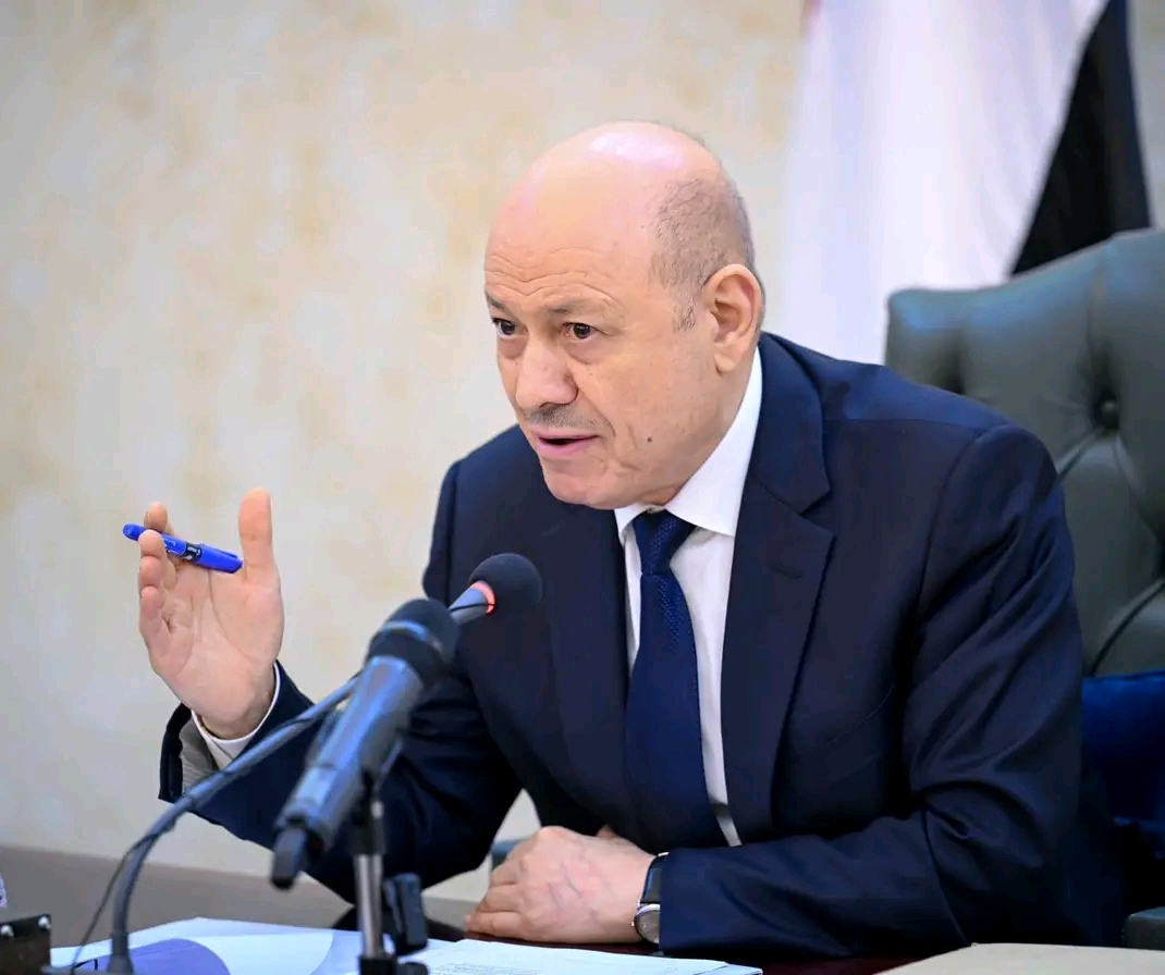 رئيس مجلس القيادة يأمر بإغلاق السجون السرية وإطلاق جميع المحتجزين خارج القانون 1