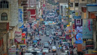 تعز على صفيح ساخن: مضاربات العملة وجشع التجار يخنقان لقمة عيش المواطنين 3