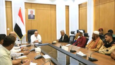 محافظ حضرموت يستعرض سير العملية التعليمية والتربوية في مديرية الشحر 9