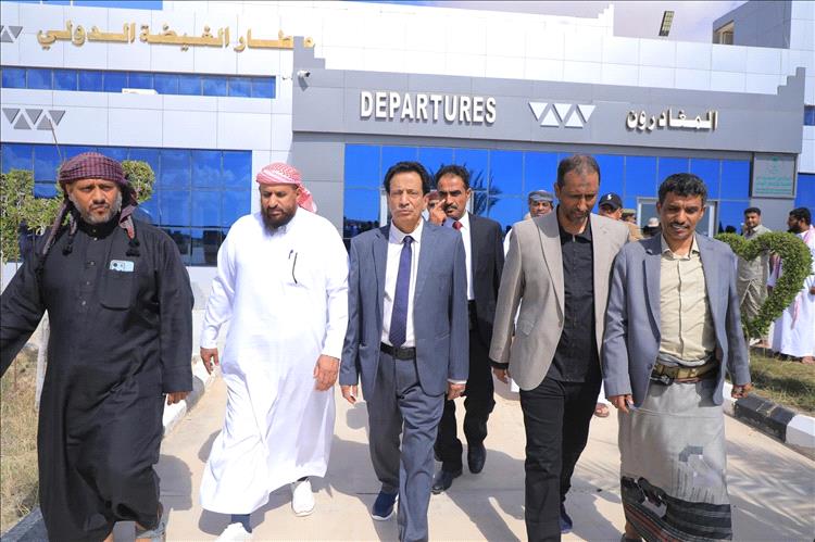 محافظ المهرة يعلن استئناف رحلات عدن _ الغيضة _ سقطرى ويكشف عن خطط لتوسيع الحركة الجوية 1