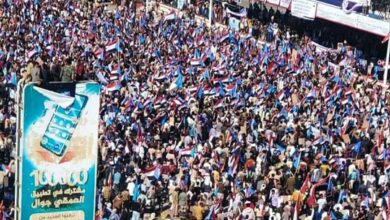 آلاف المتظاهرين في عدن يجددون مطالب الانفصال 8