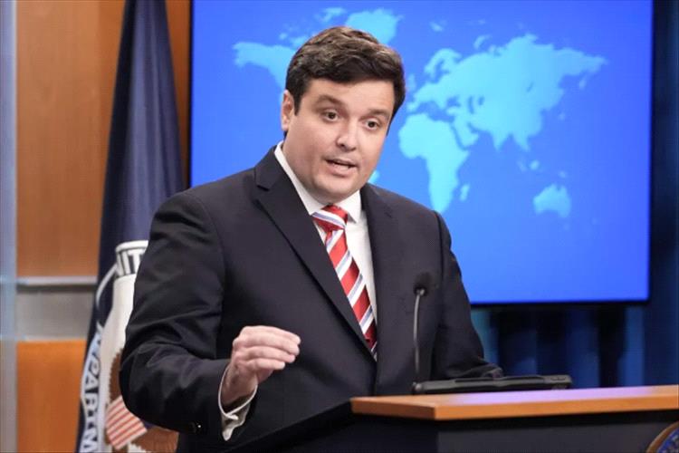 الخارجية الأمريكية تكشف شبكة دولية لتمويل وتهريب السلاح للحوثيين 1