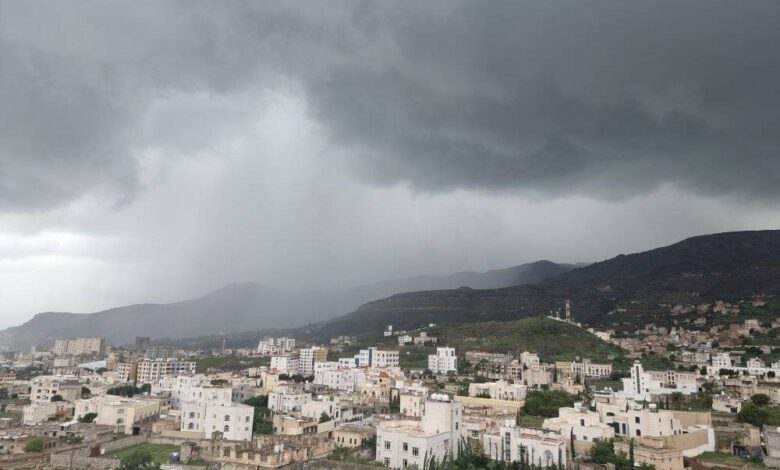 فلكي يمني يحذر من كتلة هوائية جافة وباردة محملة بالغبار تضرب اليمن 1