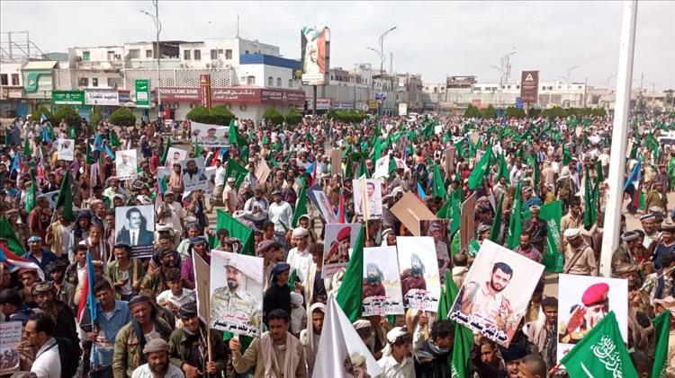 ساحة العروض تمتلئ بالجماهير.. إشادة واسعة بالدعم السعودي وتحسن ملحوظ في الخدمات بعدن 1