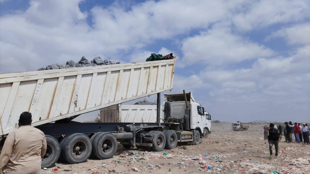 عدن: إتلاف 300 طن من مواد محظورة تستخدم في صناعة الإسمنت
