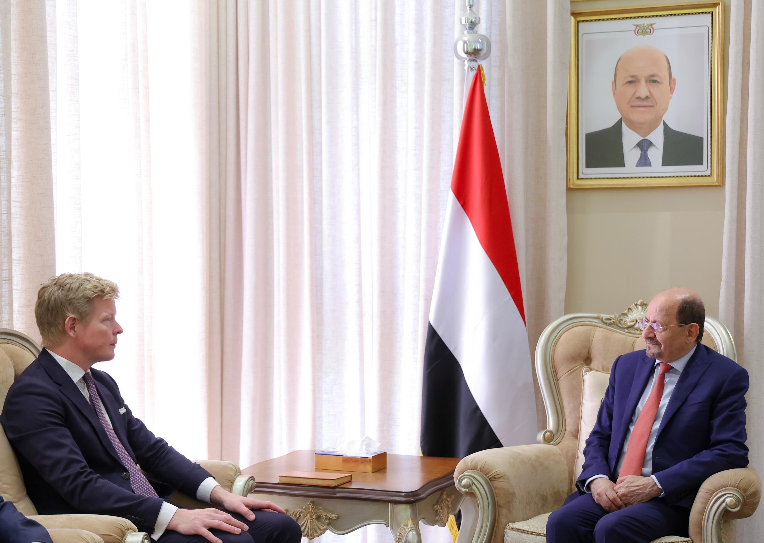 رئيس الوزراء يستقبل المبعوث الخاص للأمم المتحدة الى اليمن 1