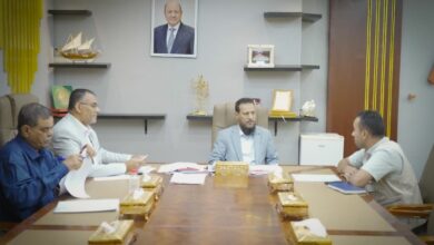 محافظ عدن يناقش سير المشاريع التي تنفذها جمعية العون الكويتية في عدن 5