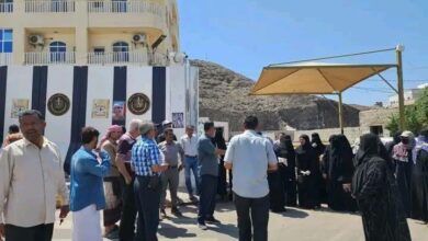 عدن: قوة عسكرية تغلق مقر المجلس الانتقالي 2