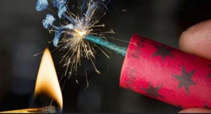 فوضى الألعاب النارية تقلق سكان عدن وتهدد السلامة العامة 1