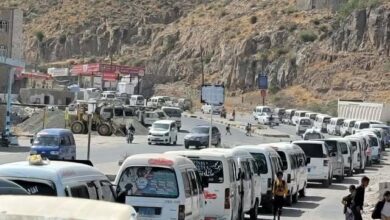 تعز تشهد وصول دفعة جديدة من الغاز المنزلي وسط طوابير ممتدة للمواطنين 3