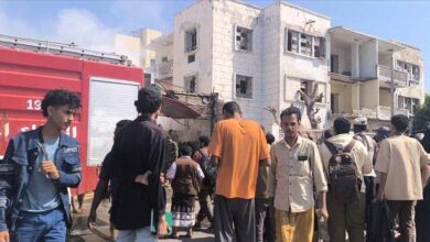 عدن: حريق هائل في بخور مكسر.. الدفاع المدني يسيطر قبل وقوع كارثة 3