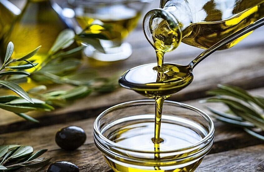 دراسات جديدة تكشف كيف يحافظ زيت الزيتون على صحة الدماغ مع العمر 1