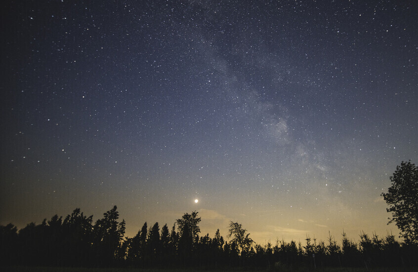 ظاهرة فلكية نادرة.. 6 كواكب تتقاطع في سماء الأرض لمرة استثنائية 1