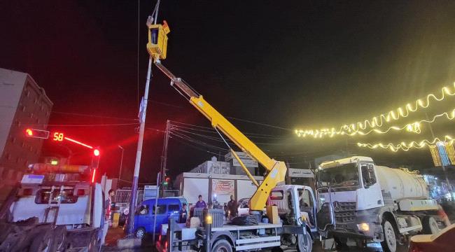 عدن: أعمال صيانة الإنارة في م الشيخ عثمان مستمرة لتعزيز السلامة 1