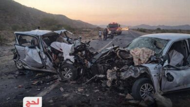 مأساة في لحج.. مصرع سائقين في حادث تصادم عنيف على طريق رئيسي 4