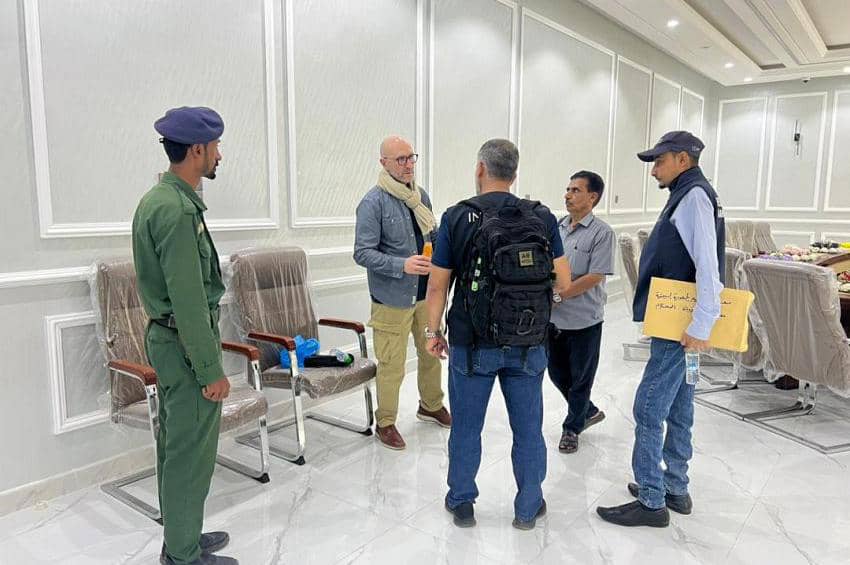 وفد منظمة الإنتربول يزور مبنى وزارة الداخلية في العاصمة المؤقتة عدن 1