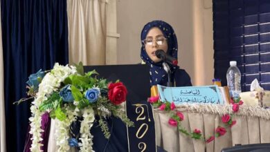 الدكتوراه بامتياز للباحثة رنا زكي مبارك من جامعة عدن عن أطروحتها الموسومة بـ "القيم التنظيمية كمتغير وسيط للعلاقة بين اتخاذ القرارات الإدارية وأداء العاملين 3