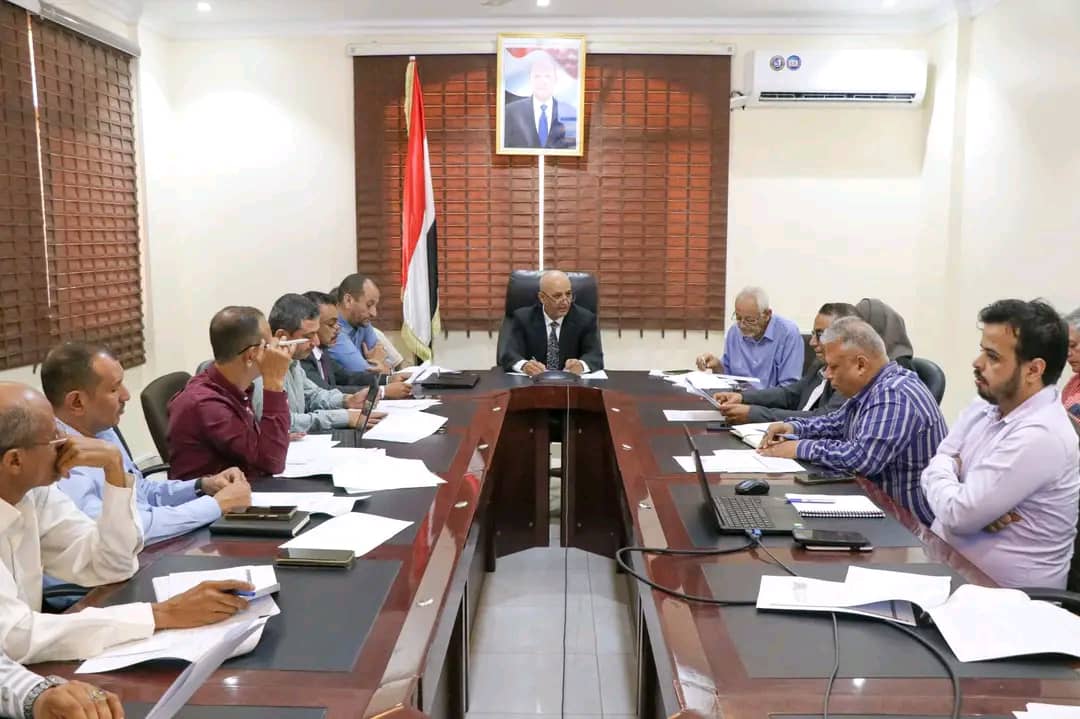 وزير المياه والبيئة يترأس اجتماعاً موسعاً بعدن لمناقشة خطة عمل الوزارة للعام 2026م 1