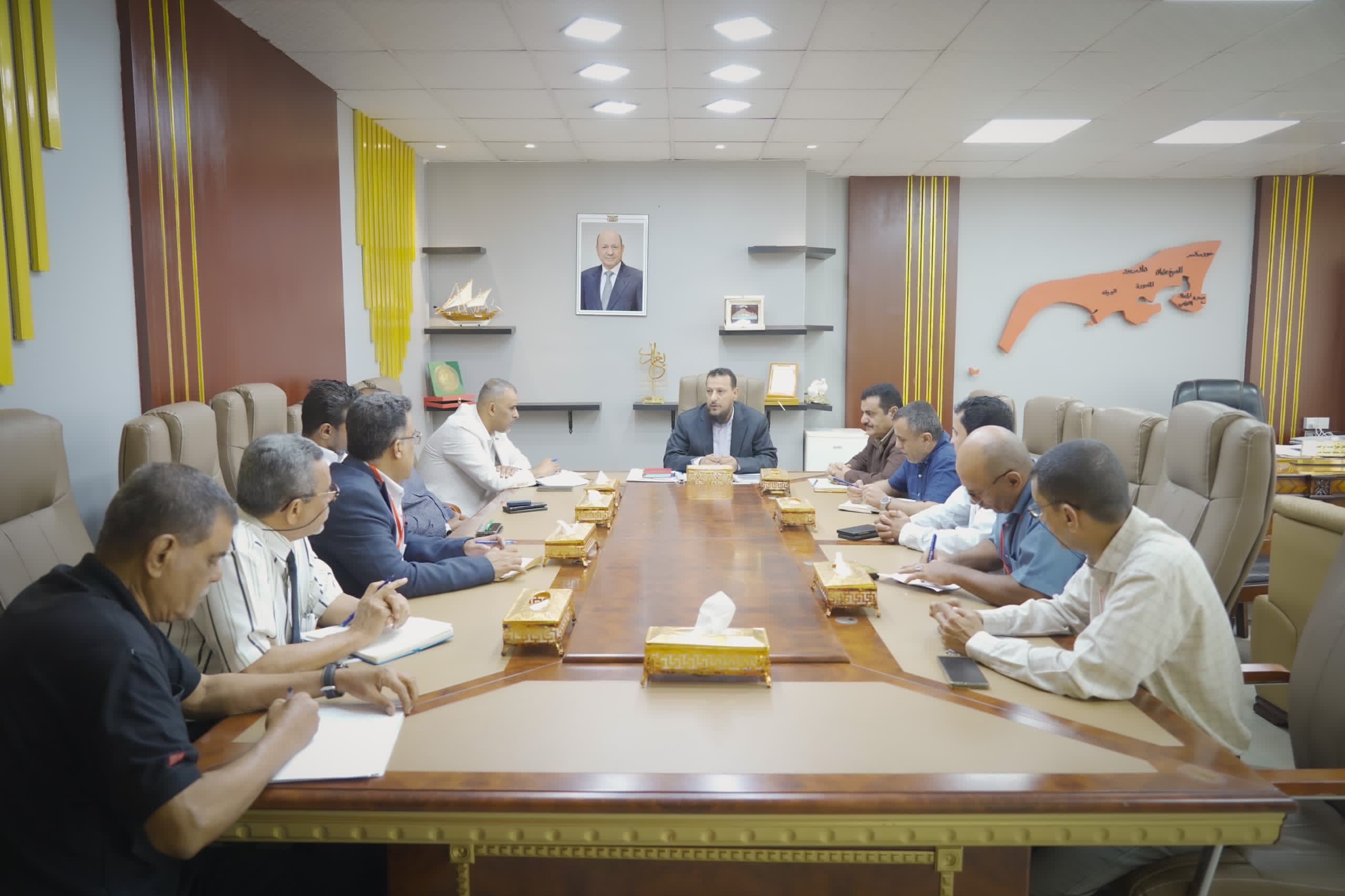 محافظ العاصمة عدن يمنح الجهات المختصة مهلة أسبوع لإنهاء أزمة الغاز 1