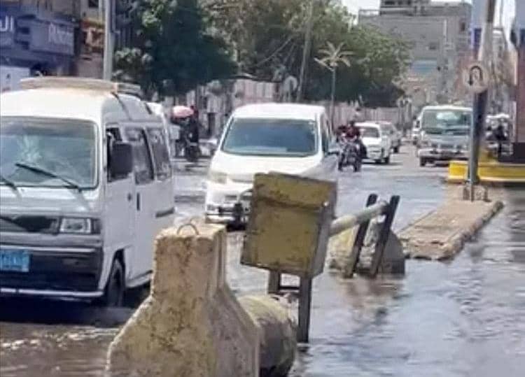 المنصورة والشيخ عثمان تحت وطأة طفح المجاري.. أزمة تهدد الصحة والبيئة 1