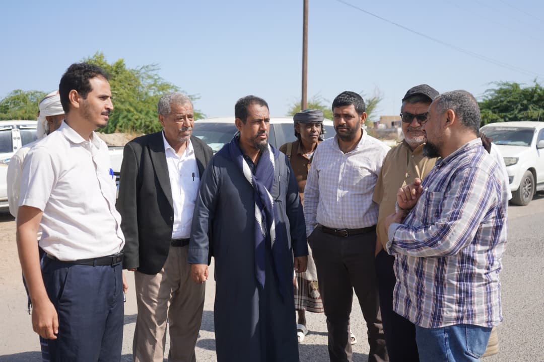 بتوجيهات وزير الأشغال.. تسليم مشروع خط جعار–باتيس بأبين للشركة المنفذة 1