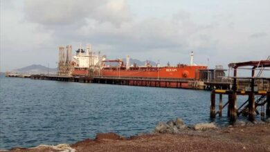 سفينة محملة بالغاز والوقود تصل سقطرى لتعزيز الاستقرار المعيشي والخدمات الأساسية 3