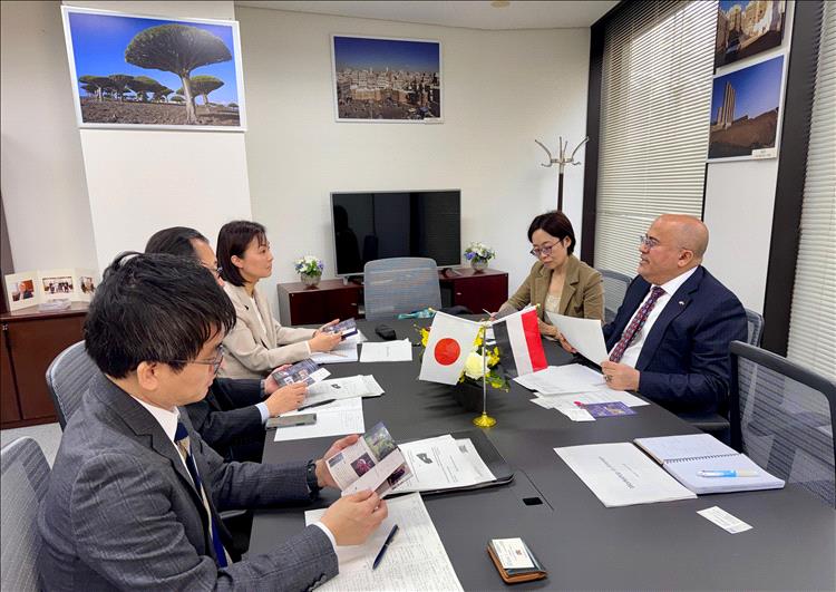 السفير السنيني يبحث مع الوكالة اليابانية (جايكا) سبل توسيع مشاريعها وبرامجها في اليمن 1