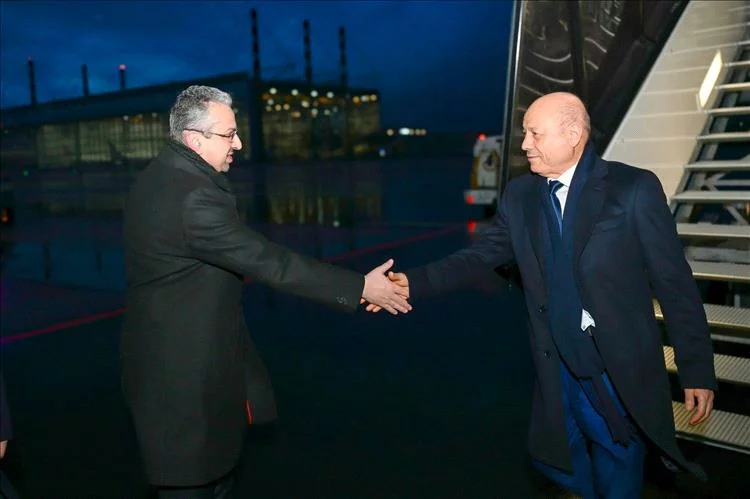 رئيس مجلس القيادة يصل ميونيخ للمشاركة في مؤتمر الأمن الدولي 1