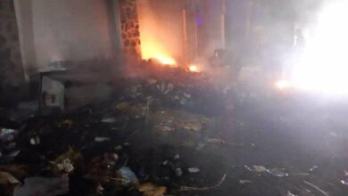 إخماد حريق بجوار المستودعات الطبية في مستشفى الجمهورية بعدن 4