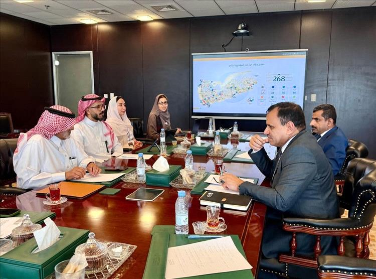 الوزير السقطري يبحث مع البرنامج السعودي يبحث تعزيز التعاون في المجالين الزراعي والسمكي 1