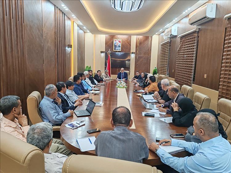وزير الصحة يترأس اجتماعاً صحياً موسعاً لقيادات الوزارة بعدن 1