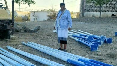 لودر تضيء شوارعها بدعم العميد ناصر عبدربه.. دفعة جديدة من أعمدة الإنارة تصل المدينة 2