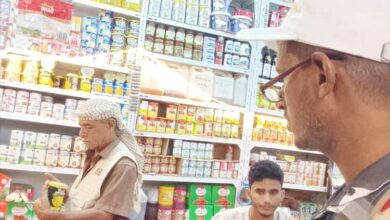 مكتب الصناعة والتجارة بخورمكسر يشدد الرقابة على الأسواق ويضبط المخالفات التموينية 2