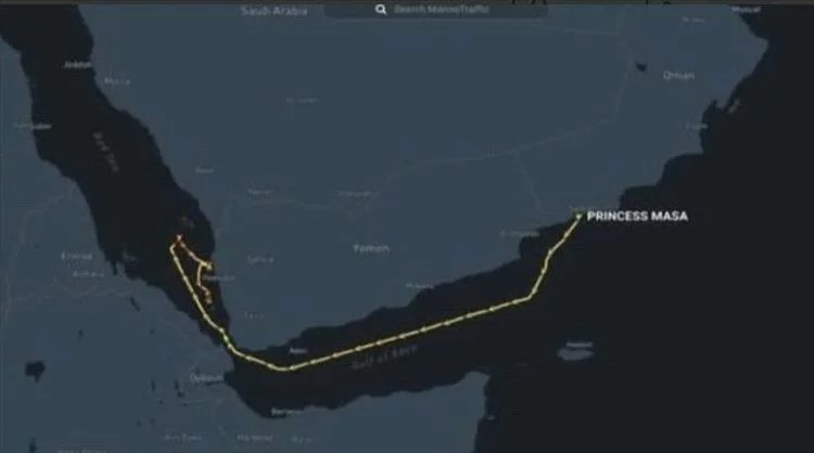 أنشطة غامضة في موانئ الحوثيين.. تحركات بحرية مشبوهة تثير المخاوف 1