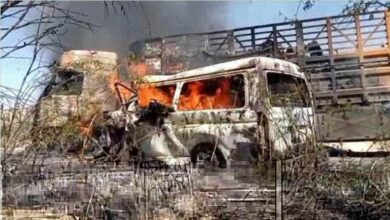 مأساة على طريق أبين.. 16 ضحية في تصادم مروع أعقبه حريق هائل يلتهم حافلة ركاب 3