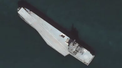 بالصور.. الأقمار الصناعية تكشف تموضع حاملة مسيّرات إيرانية قرب مضيق هرمز 2