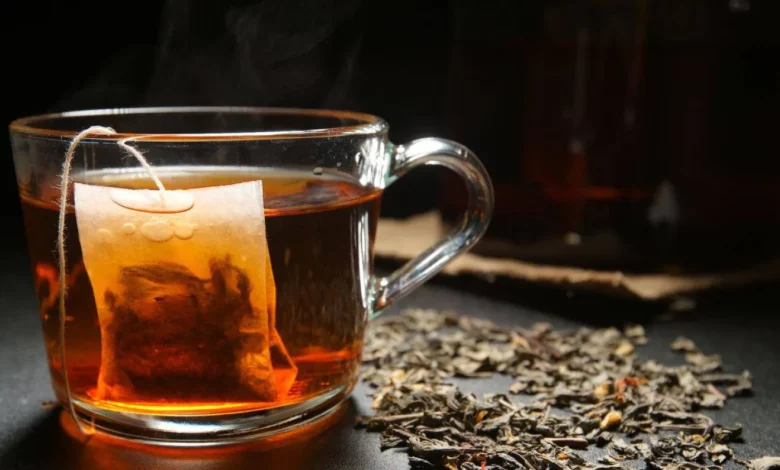 صدمة صحية: أكياس الشاي تُطلق مليارات الجزيئات البلاستيكية الدقيقة في كوبك! 1