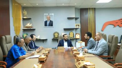 المحافظ شيخ يطلع على برنامج ونشاط الجامعة الألمانية ويحث على استمرارية تقديم المنح المجانية للطلاب المتفوقين في العاصمة عدن 2