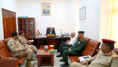 عضو مجلس القيادة الرئاسي يترأس اجتماعاً أمني حاسم لمتابعة أداء الأجهزة في حضرموت 4