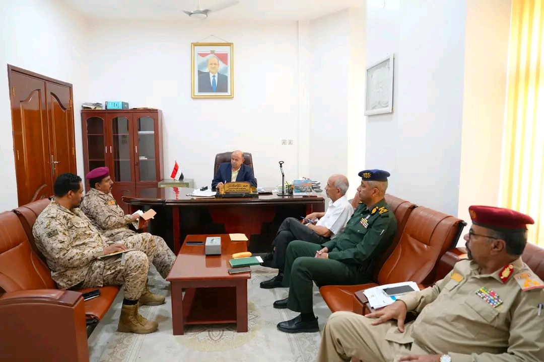 عضو مجلس القيادة الرئاسي يترأس اجتماعاً أمني حاسم لمتابعة أداء الأجهزة في حضرموت 1