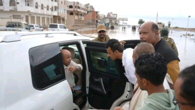 عضو مجلس القيادة محافظ حضرموت يتفقد أحوال المواطنين بالمكلا بعد الأمطار الغزيرة 3