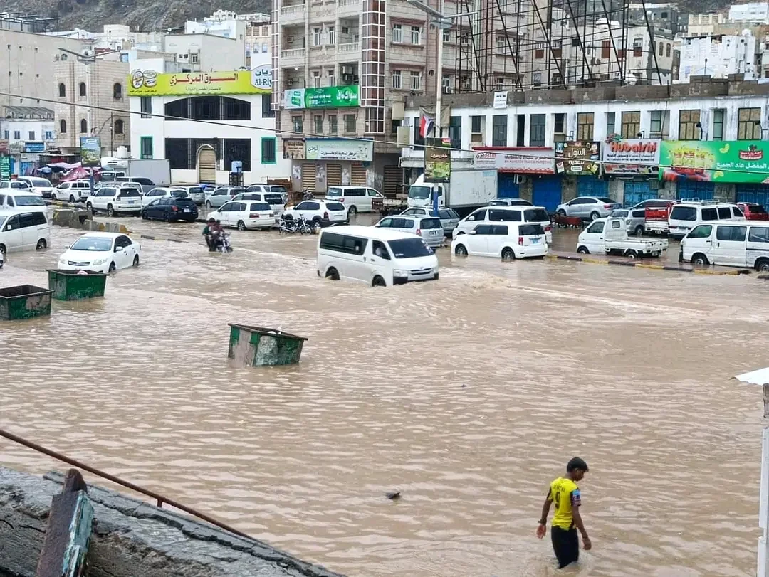 هام: تعليق الدراسة في حضرموت وسط تحذيرات مهمة للمواطنين 1