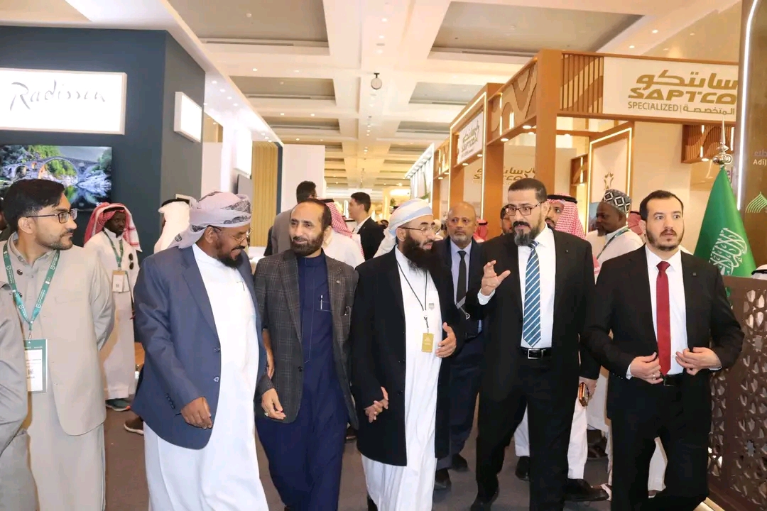 وزير الأوقاف يشارك في افتتاح منتدى العمرة والزيارة بالمدينة المنورة 1